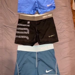 bundle of 3 nike pros